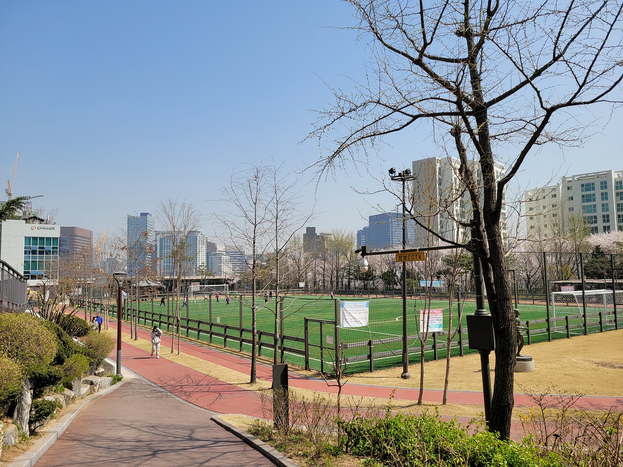 成为全场的 成为全场的